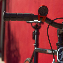 Cargar imagen en el visor de la galería, Buckshot Bluetooth Speaker